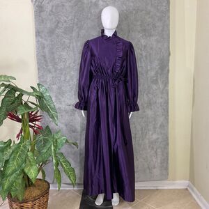 Donna Richard Gilligan & O’Malley Maxi Robe Women’s M purple Ruffle USA witchy